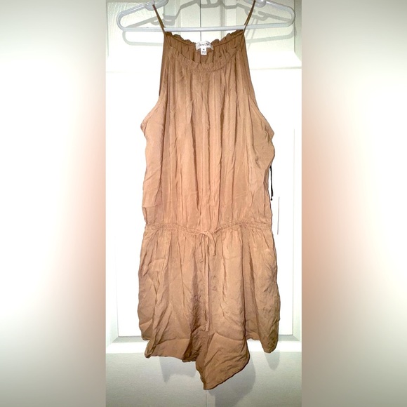 Active USA Tan Sleeveless/adjustable strap Romper. Size M NWT - Picture 1 of 15